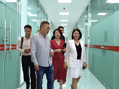 热烈欢迎华测检测认证集团董事长万峰莅临公司参观指导